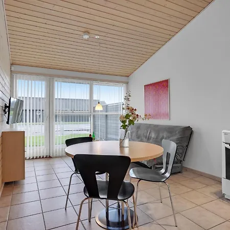 2 Bedroom In *